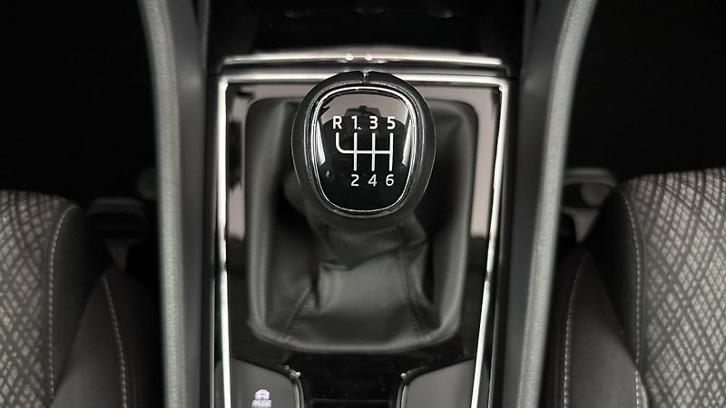Škoda Karoq 2.0 TDI Style - fotka 22 z 25