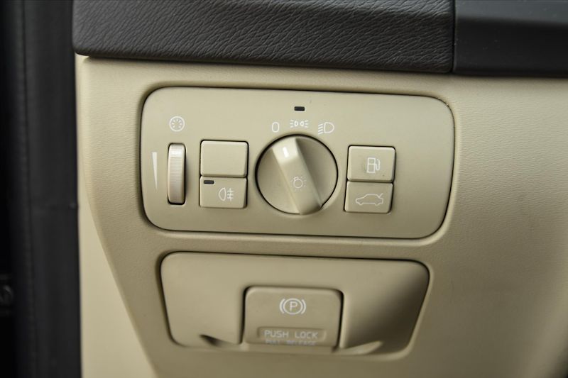 Volvo V60 D3 120kW SERVISNÍ KNIHA TAŽNÉ - fotka 20 z 20