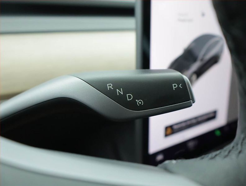Tesla Model 3 (2021) Long Range 4WD 79kWh, SoH 92% - fotka 13 z 23