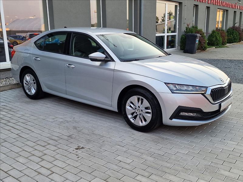 Škoda Octavia 2.0TDI DSG Ambition,ČR,1.Maj. - fotka 2 z 50