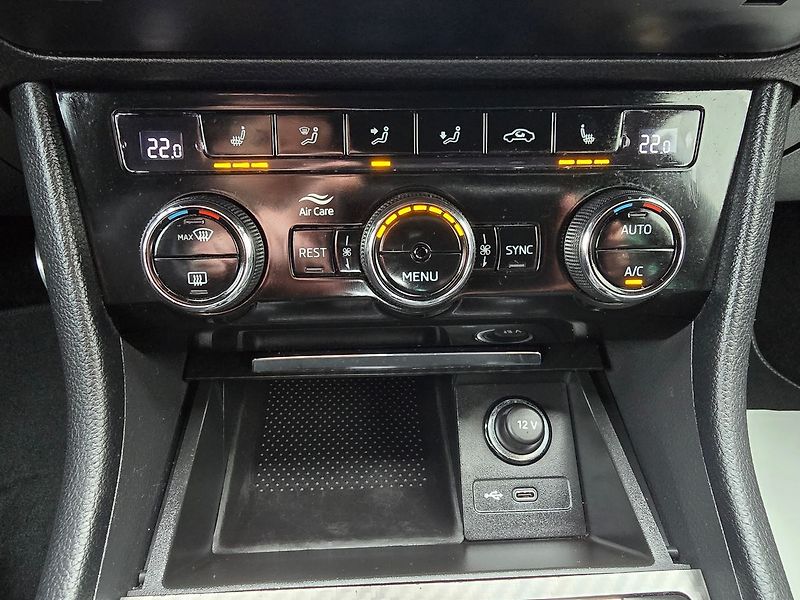 Škoda Superb 1.4TSi 160kW iV Sportline DSG - fotka 14 z 50