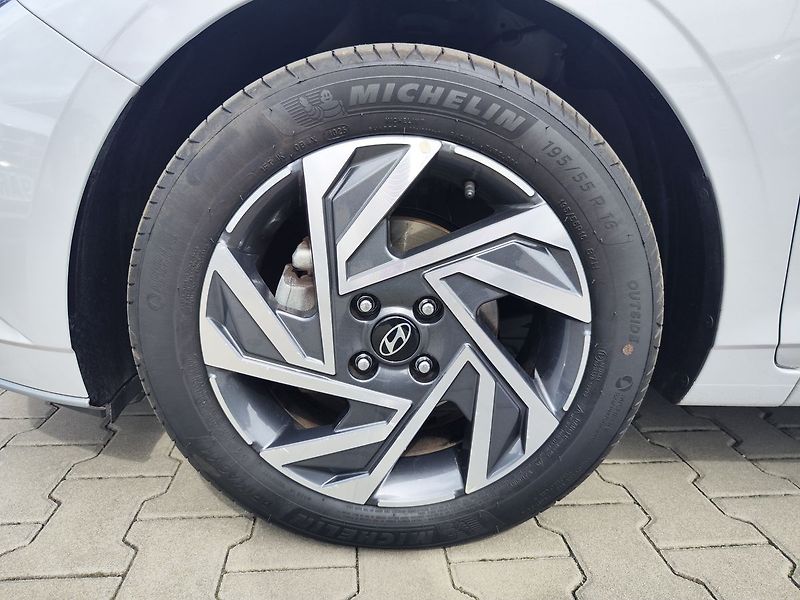 Hyundai i20 1.2i/58kW Wave - fotka 28 z 29