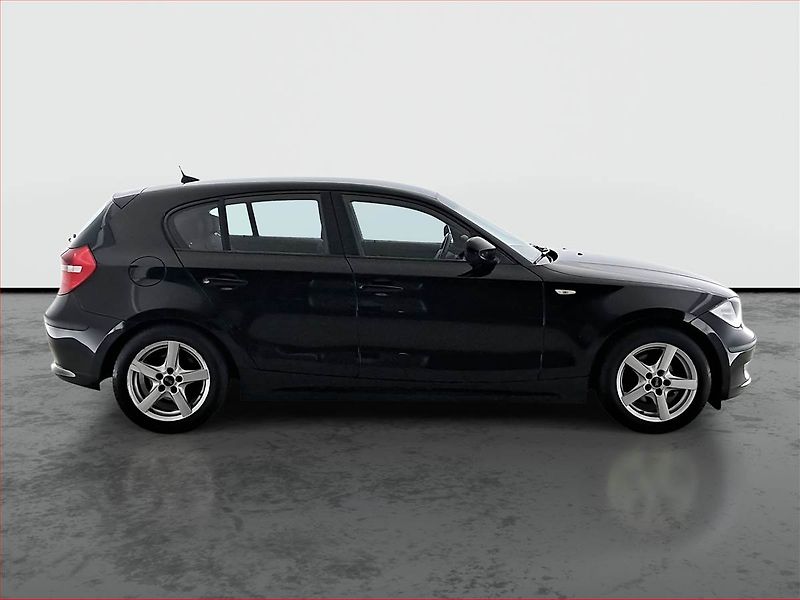 BMW Řada 1 (2009) 116i - fotka 6 z 17