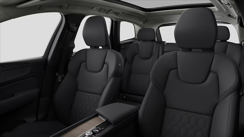 Volvo XC60 (2026) 2,0 B5  Plus Dark - fotka 11 z 12