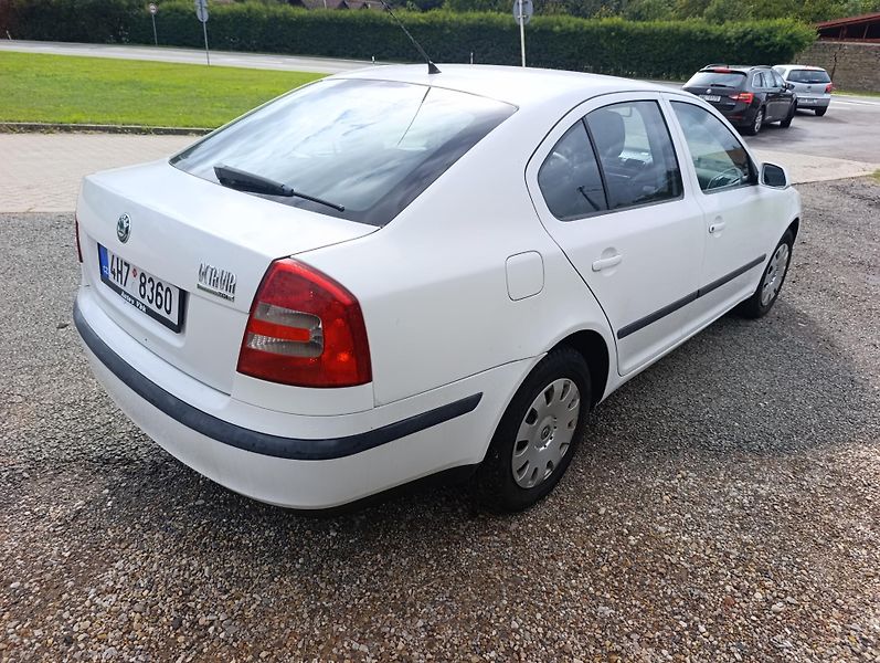 Škoda Octavia (2005) 1.9 TDi - fotka 7 z 15