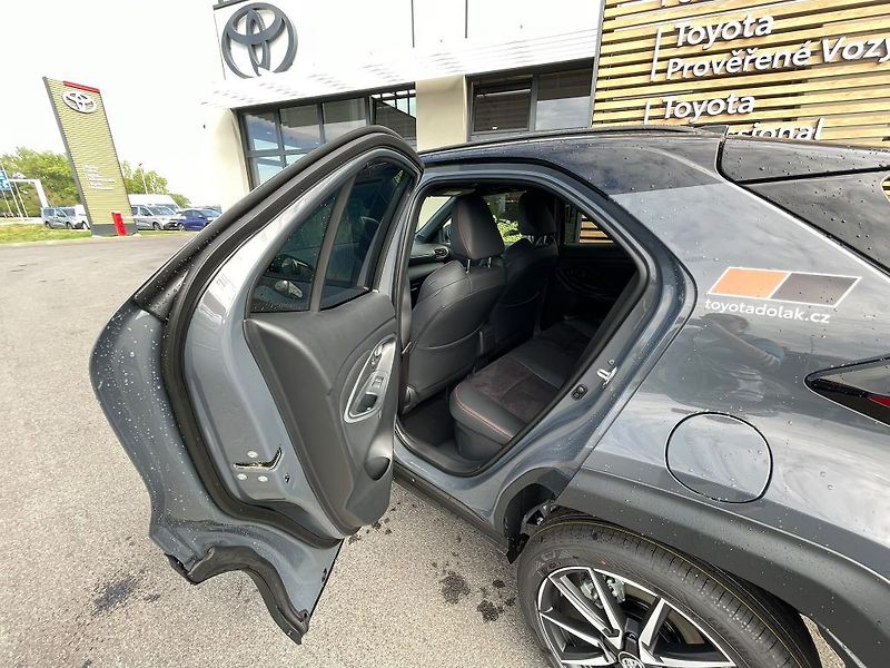 Toyota Yaris Cross 1.5 Hybrid 130k GR SPORT TECH - fotka 25 z 31