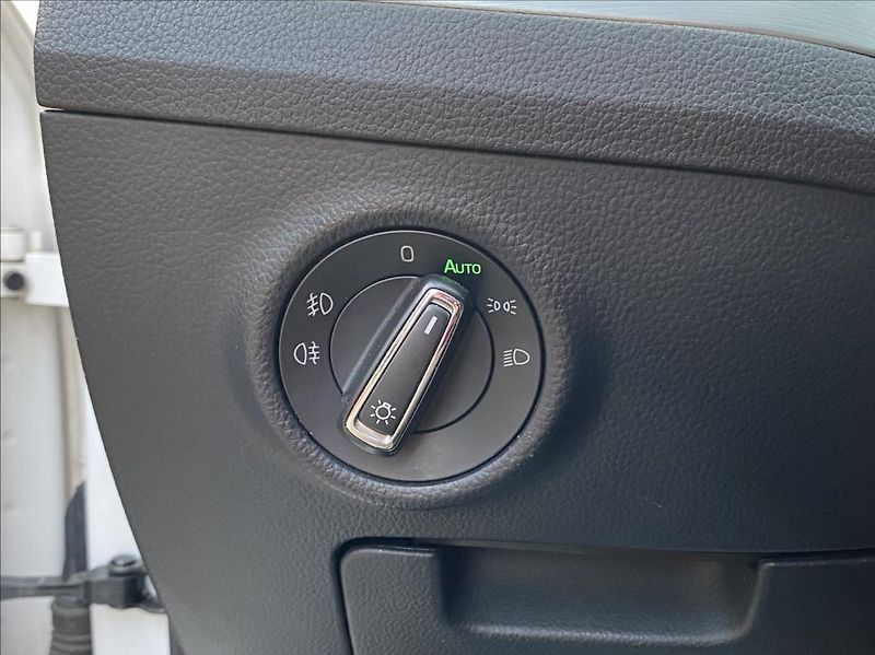 Škoda Superb 2,0 TDI  Ambition / NAVI - fotka 37 z 41