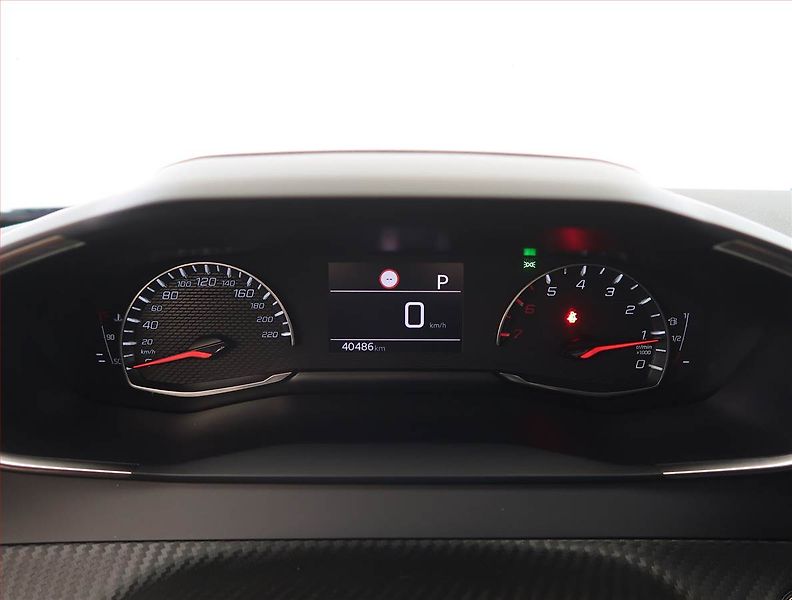 Peugeot 2008 (2022) Allure 1.2 PureTech, Automat - fotka 11 z 25
