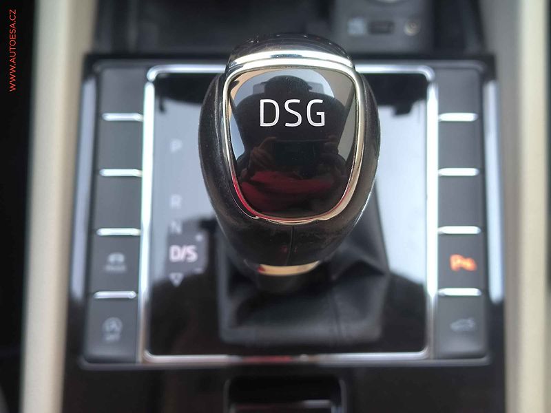 Škoda Superb (2017) 2.0TDi, ČR, DSG, bixen - fotka 19 z 30