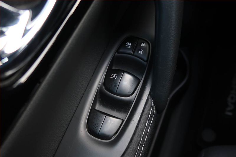 Nissan Qashqai (2017) 1.2 DIG-T, ČR,1.maj - fotka 15 z 17