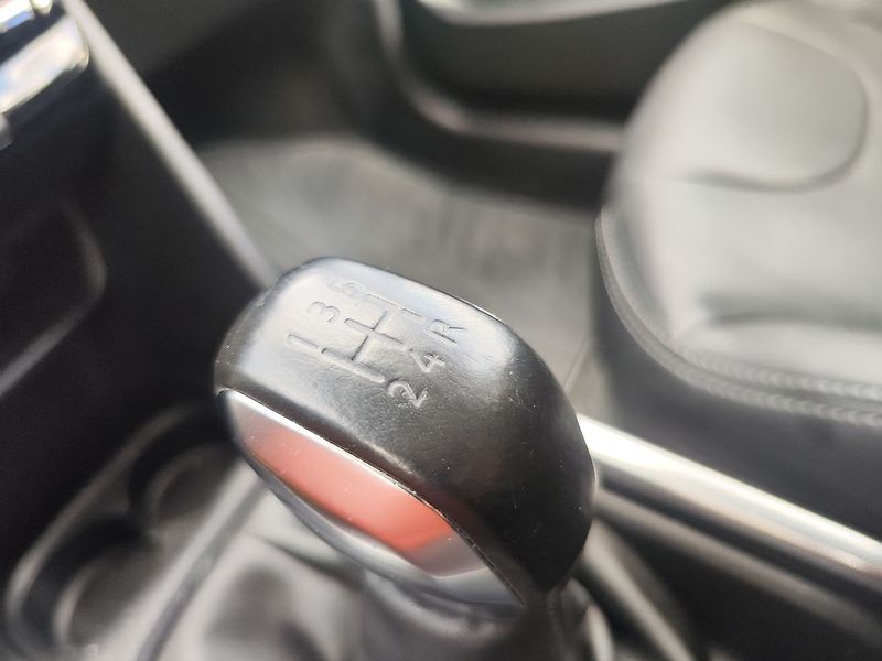 Peugeot 2008 1.6 VTi/88kW Allure tažné ČR - fotka 19 z 32