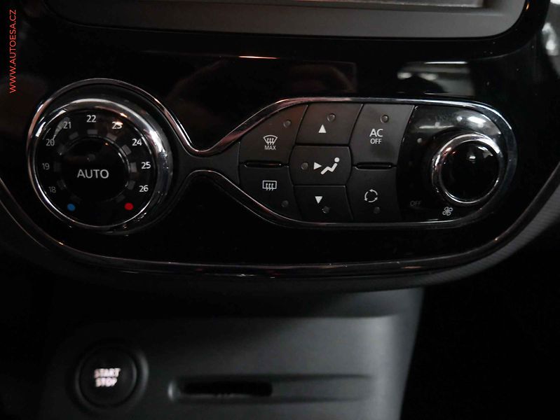 Renault Captur (2015) 1.2 TCe, AT, navi - fotka 16 z 20
