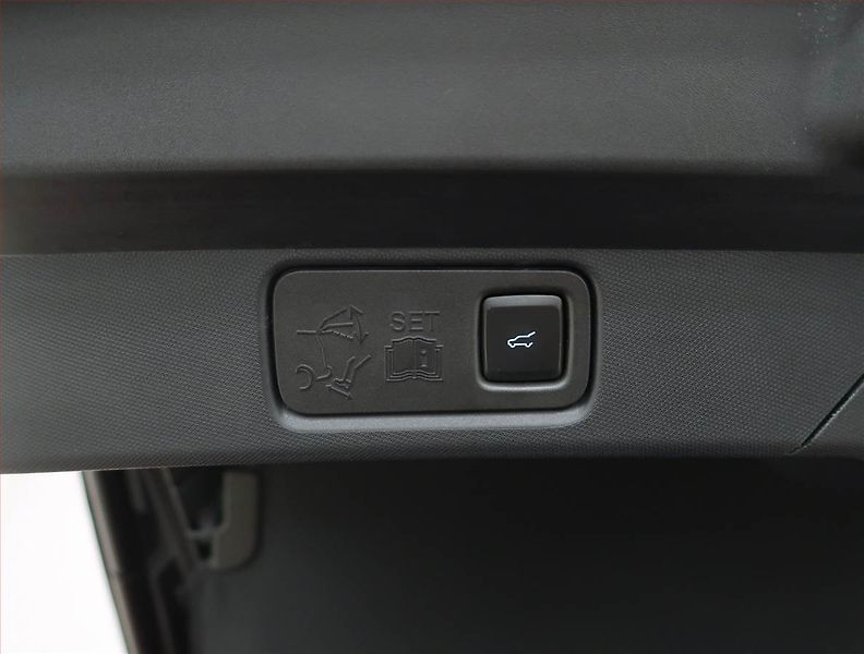 Ford Mustang Mach-E (2021) Standard Range AWD, SoH 94% - fotka 27 z 34