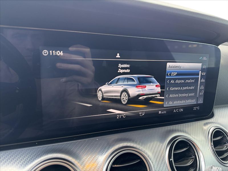 Mercedes-Benz Třídy E E 220d 4M All-terrain - fotka 13 z 33