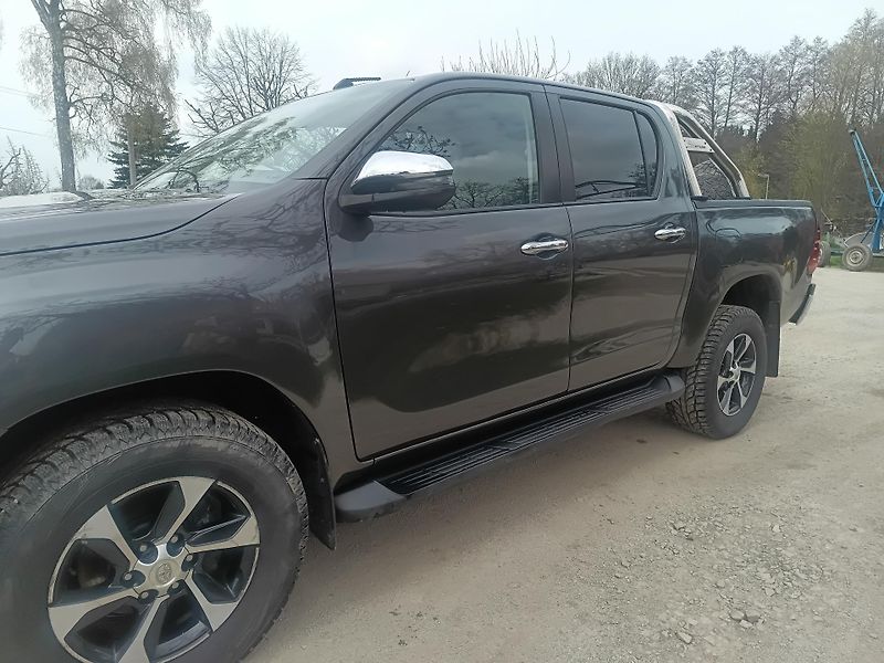 Toyota Hilux (2018) - fotka 3 z 13