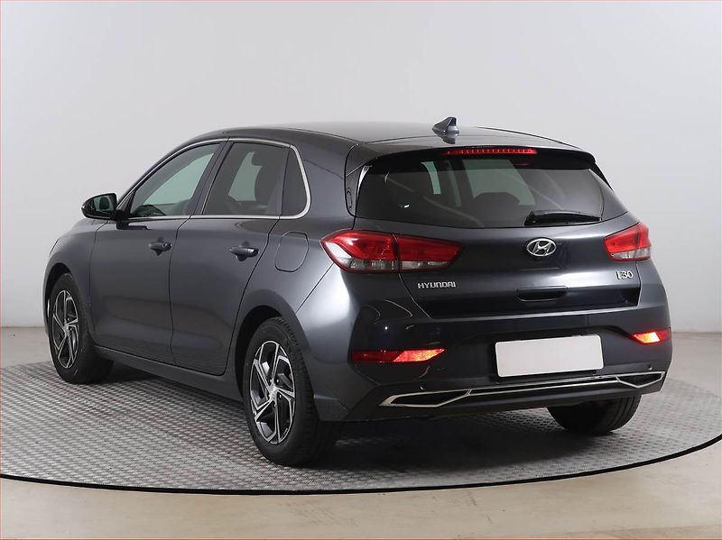 Hyundai i30 (2020) Family 1.5 DPI, Serv.kniha - fotka 4 z 17