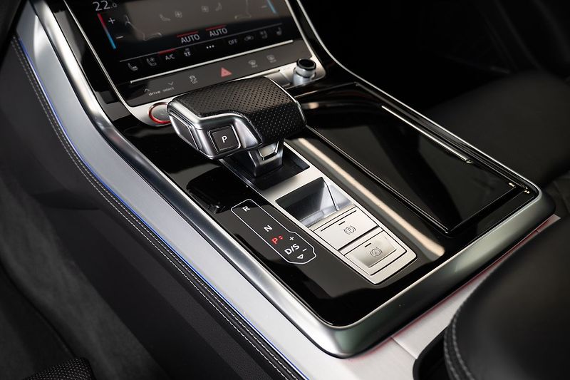 Audi SQ8 4.0 TDI/Bang&Olufsen/360/Pano - fotka 17 z 27
