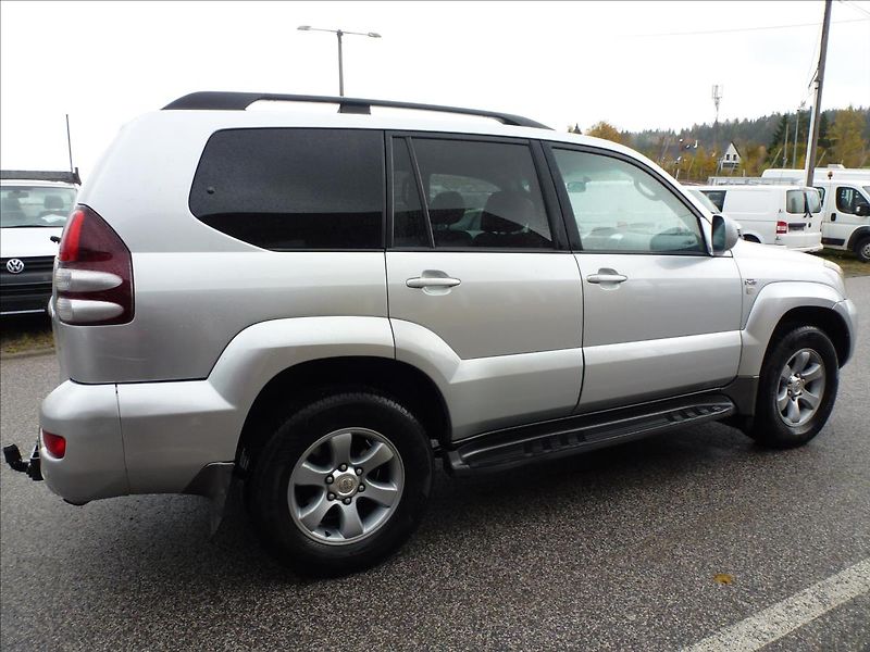 Toyota Land Cruiser 3,0 120 D4-D Lux+ Automat - fotka 9 z 58