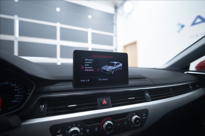 Audi A5 2,0 TDI SPORTBACK NAVI KAMERA - fotka 37 z 44