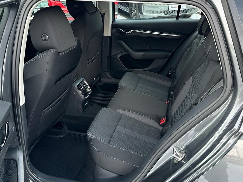 Škoda Octavia Combi 2,0 TDI 85kW Style M6F - fotka 13 z 22
