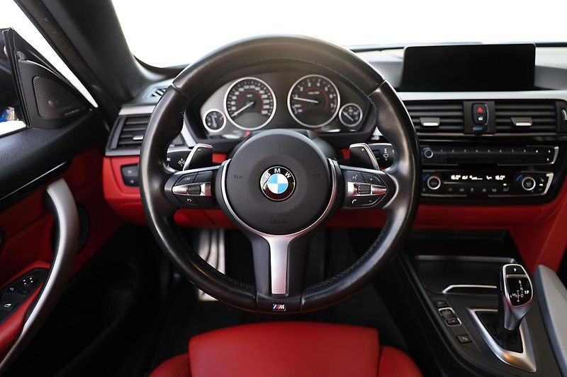 Mini Cooper BMW 430i xDrive Cabrio - fotka 13 z 21