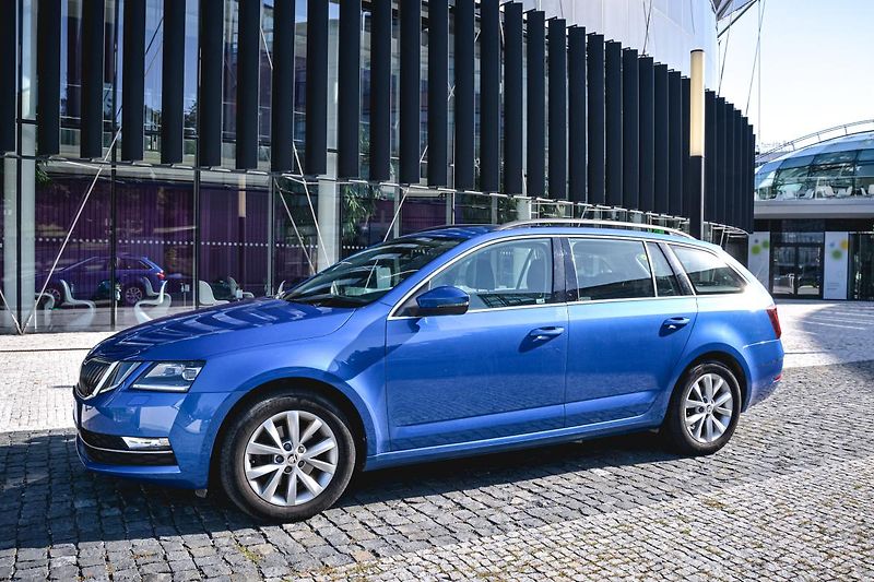 Škoda Octavia Combi 1.5 Tsi G-Tec Style 7st  - fotka 11 z 25