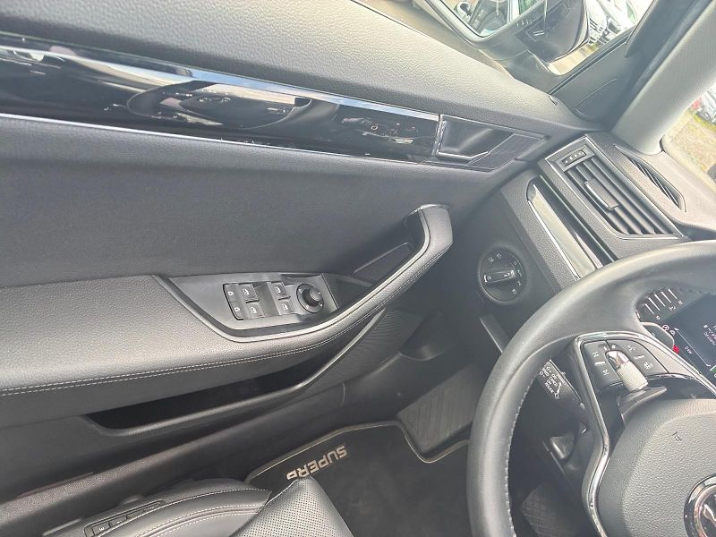 Škoda Superb (2021) L&K 2.0TSI 206kW DSG 4x4 TAŽNÉ - fotka 11 z 11