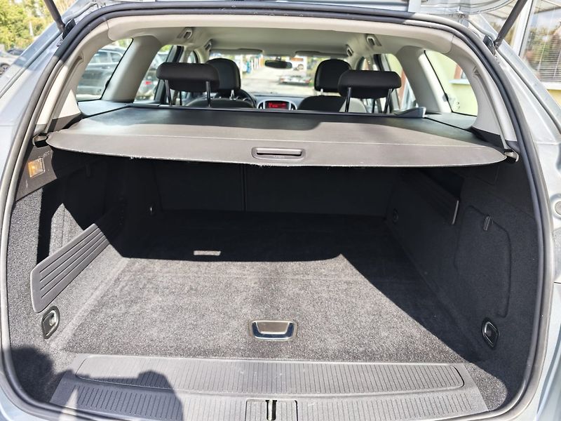 Opel Astra (2012) 1.4i 16V LPG Klima/1MAJ/ESP - fotka 13 z 23