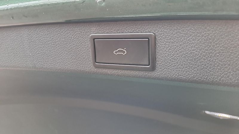 Škoda Superb 1.6 CRTDI DSG Comfort+Panorama - fotka 13 z 32
