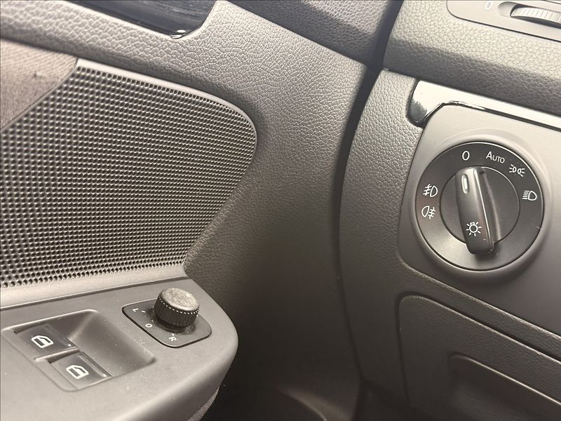 Volkswagen Golf 1,4 TSI DIGIKLIMA 6KVALT - fotka 14 z 24