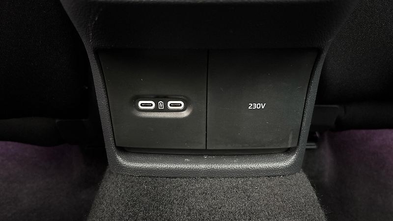 Škoda Octavia 2.0 TDI Style Combi - fotka 23 z 28