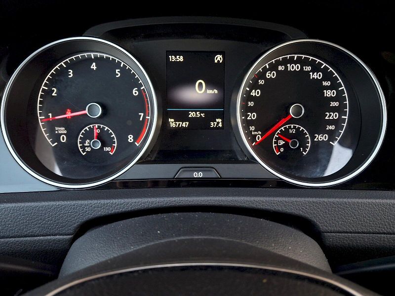 Volkswagen Golf (2020) Variant HighLine 1,5TSi 110kW - fotka 16 z 35