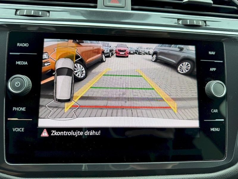 Volkswagen Tiguan Allspace (2024) 2.0 TSI 140kW R-LINE 4MOTION - fotka 19 z 35