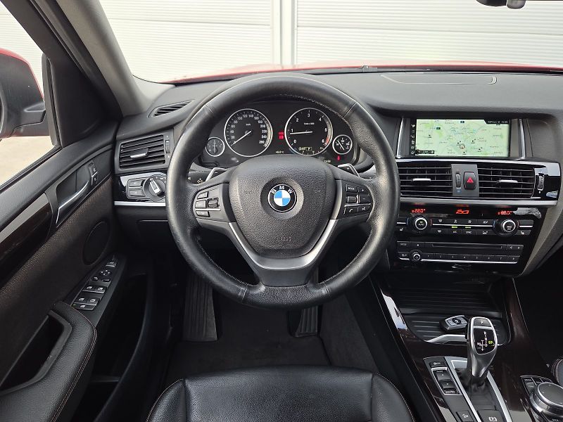 BMW X4 (2016) xDrive 30d xLine - fotka 15 z 16