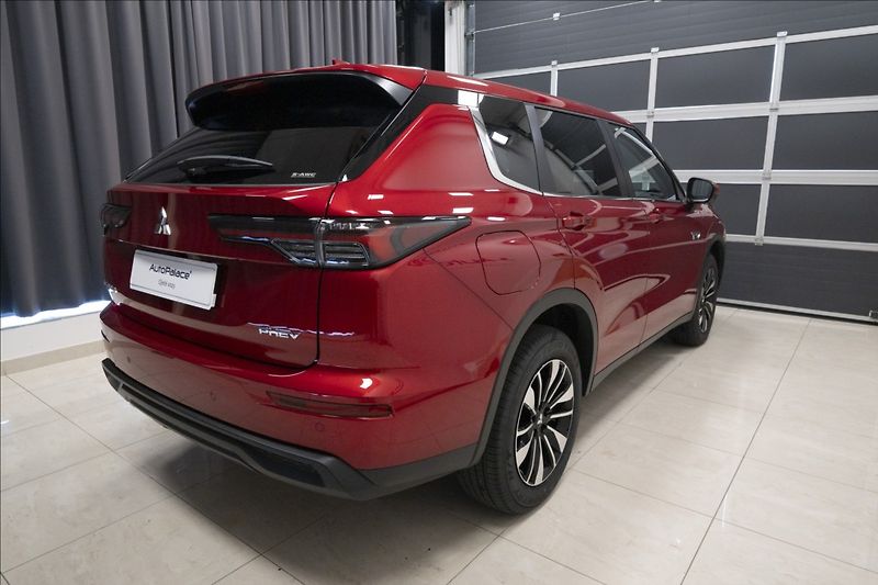 Mitsubishi Outlander 2,4 PHEV INVITE 1728 KM 2x ALU - fotka 4 z 44