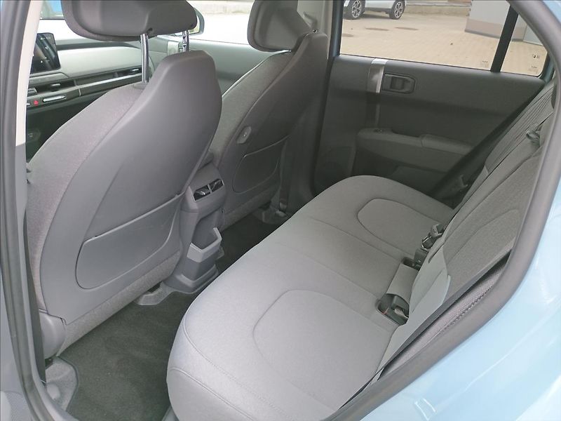 Kia EV3 0,0 4x2 EARTH  PŘEDVÁDĚCÍ - fotka 7 z 8