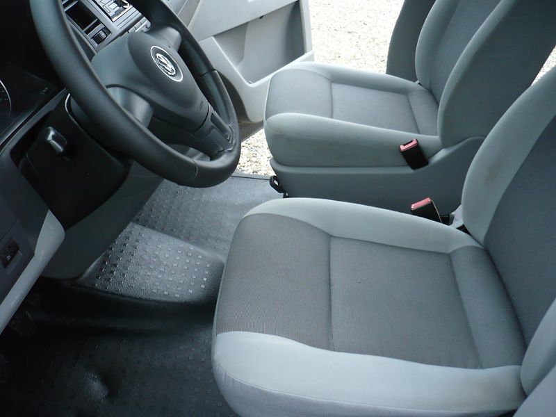 Volkswagen Transporter 2.0TDI 103Kw 8Míst - fotka 15 z 27