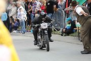 Na akci Jízda do vrchu a výstava historických vozidel se představilo na tři sta automobilů a motocyklů.
