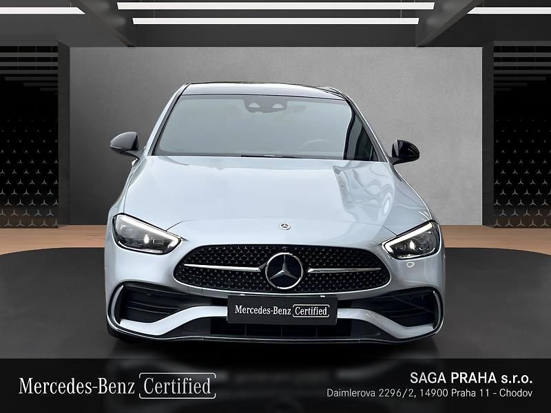 Mercedes-Benz Třídy C C-Třída 300 4MATIC AMG Line - fotka 2 z 21