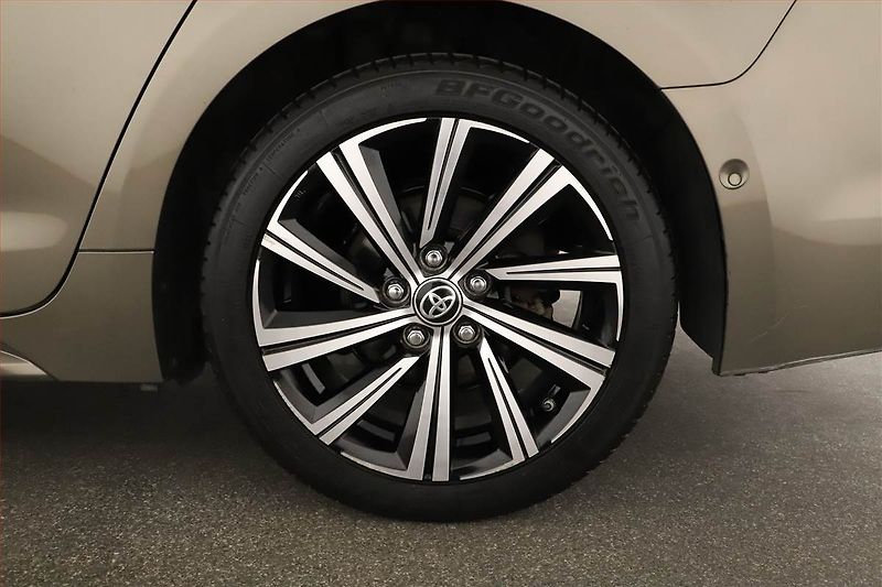 Toyota Corolla (2021) Style 2.0 Hybrid, Automat, ČR - fotka 12 z 16