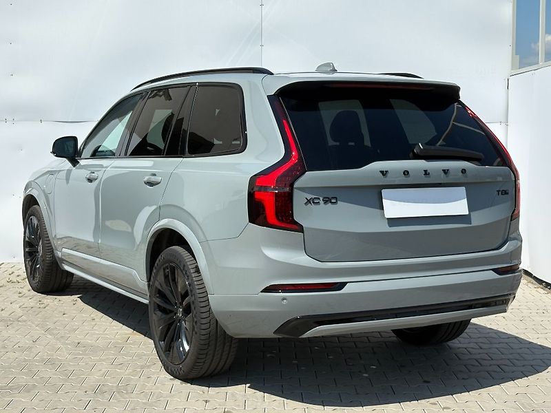 Volvo XC90 Plus Black Edition T8 AWD 335k - fotka 8 z 27