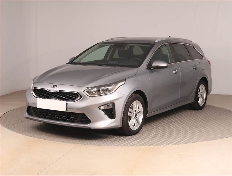 Kia Ceed (2018) 1.4 T-GDI, Serv.kniha - fotka 2 z 15