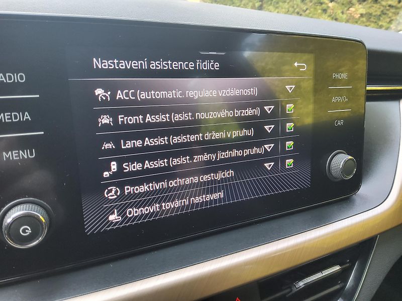 Škoda Scala (2022) 1.0TSI 81kW Style DSG 1maj ČR - fotka 16 z 24