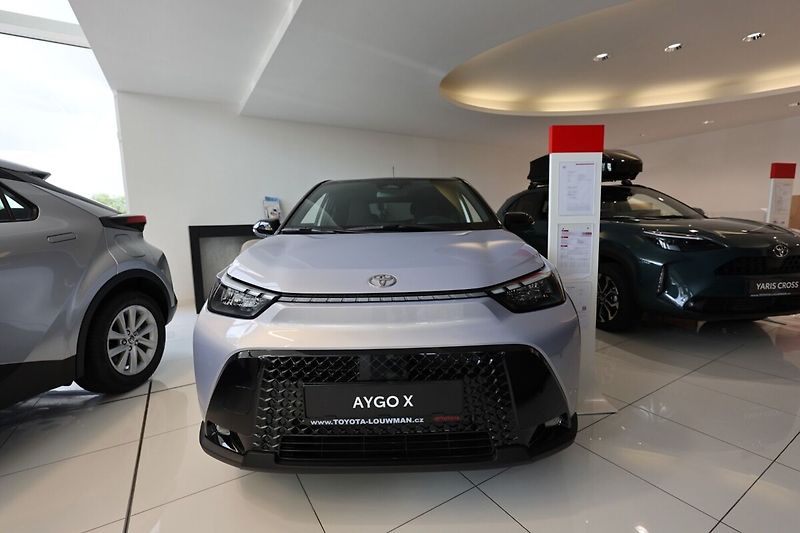 Toyota Aygo Hybrid 1.5 Style Smart e-CVT - - fotka 2 z 18