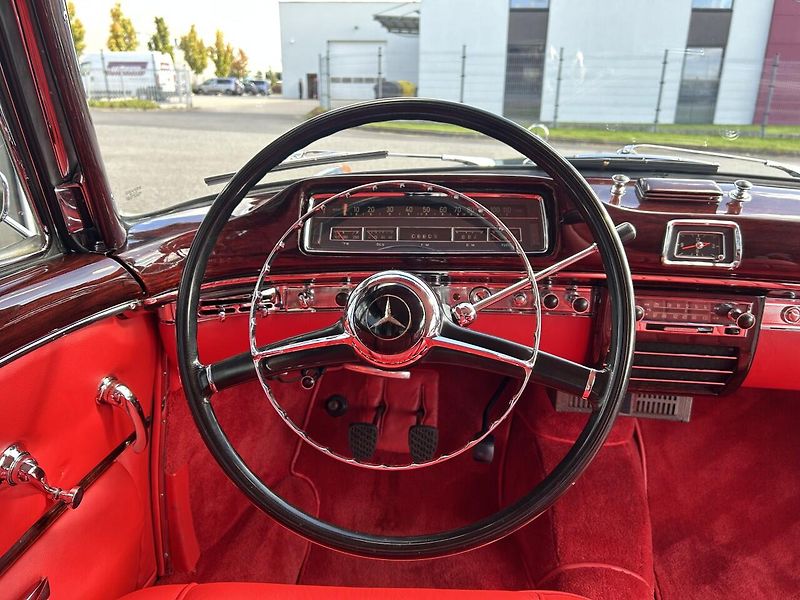 Mercedes-Benz Ostatní 220 S PONTON CABRIOLET - fotka 16 z 28