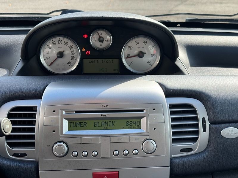 Lancia Y (2008) 1,4i 57 KW Klima - fotka 15 z 28
