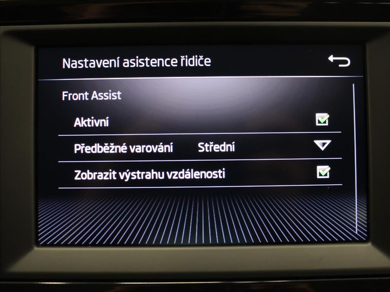 Škoda Karoq 2,0 TDi 110kW DSG 4x4 TZ 62tkm - fotka 13 z 24
