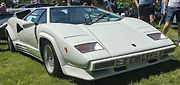 Bylo to první Lamborghini, které svým jménem vybočilo z řady. Lamborghini Countach se stal ikonický vozem 80. a 90. let minulého století.