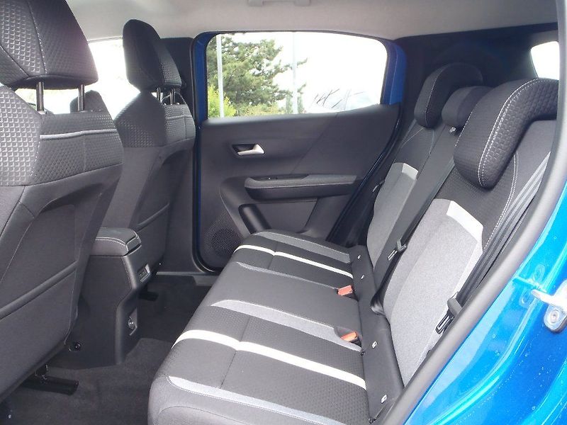 Opel Frontera Hybrid GS 1.2 Turbo 81kW - fotka 12 z 33