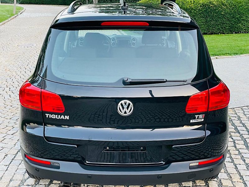 Volkswagen Tiguan 1.4TSI MANUÁL SERVISKA SENZORY - fotka 13 z 45